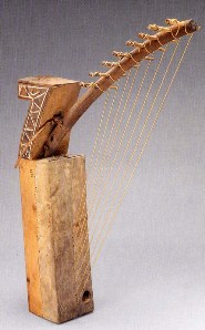 Description : http://www.ankhonline.com/nubie_egypte/harpe_congo.jpg