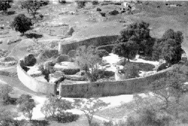 http://www.ankhonline.com/revue/zimbabw_fort1.gif